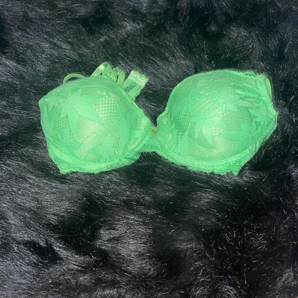 Green Bra; perfect condition